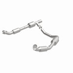 Load image into Gallery viewer, Magnaflow 05-08 Ford E-350 Super Duty 5.4L Direct Fit Converter
