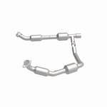 Load image into Gallery viewer, Magnaflow 05-08 Ford E-350 Super Duty 5.4L Direct Fit Converter
