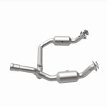 Load image into Gallery viewer, Magnaflow 19-20 GMC Sierra 1500 Single Underbody 4.3L/5.3L Direct Fit Catalytic Converter
