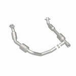 Load image into Gallery viewer, Magnaflow 05-08 Ford E-350 Super Duty 5.4L Direct Fit Converter
