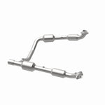 Load image into Gallery viewer, Magnaflow 05-08 Ford E-350 Super Duty 5.4L Direct Fit Converter
