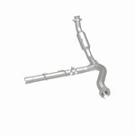 Load image into Gallery viewer, Magnaflow 07-08 Ford Expedition 5.4L Direct Fit Converter
