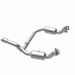Load image into Gallery viewer, Magnaflow 19-20 GMC Sierra 1500 Single Underbody 4.3L/5.3L Direct Fit Catalytic Converter
