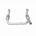 Load image into Gallery viewer, Magnaflow 19-20 GMC Sierra 1500 Single Underbody 4.3L/5.3L Direct Fit Catalytic Converter
