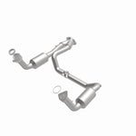 Load image into Gallery viewer, MagnaFlow Conv Direct Fit OEM 2005 GMC Sierra/Chevrolet Silverado 1500/Cadillac Escalade Underbody
